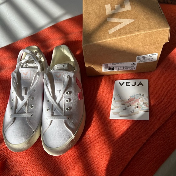 Vega NEW with tags women’s White and Pink Sneakers Size 9 - Picture 2 of 5